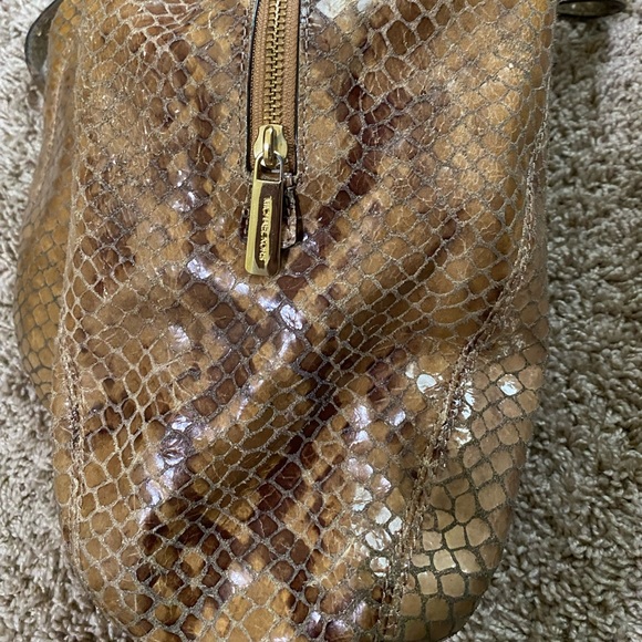 Michael kors purse - Picture 15 of 16